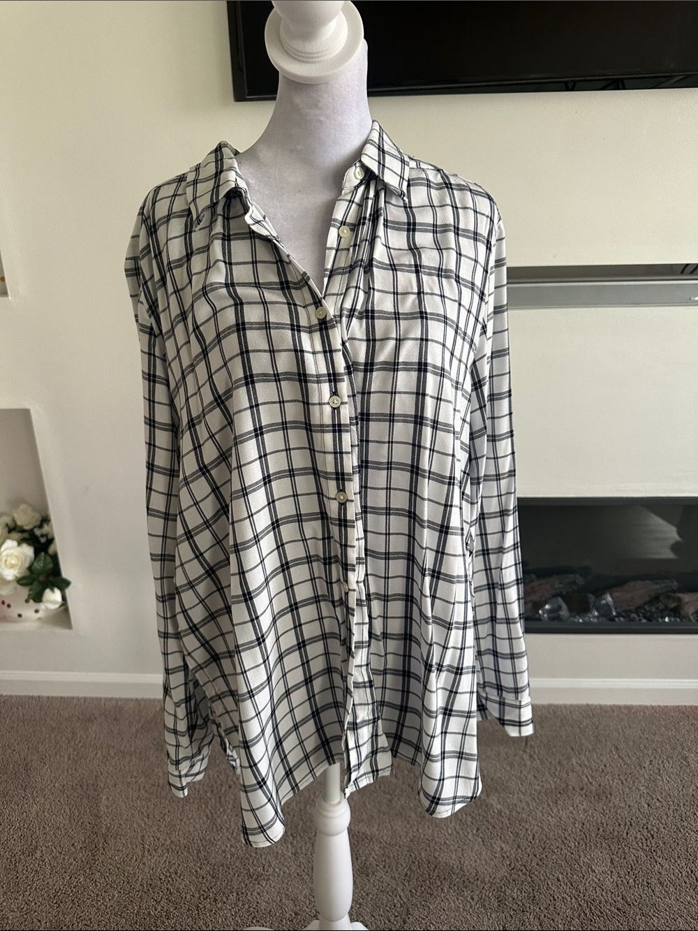 LOFT White and Black Plaid Button-Down Shirt